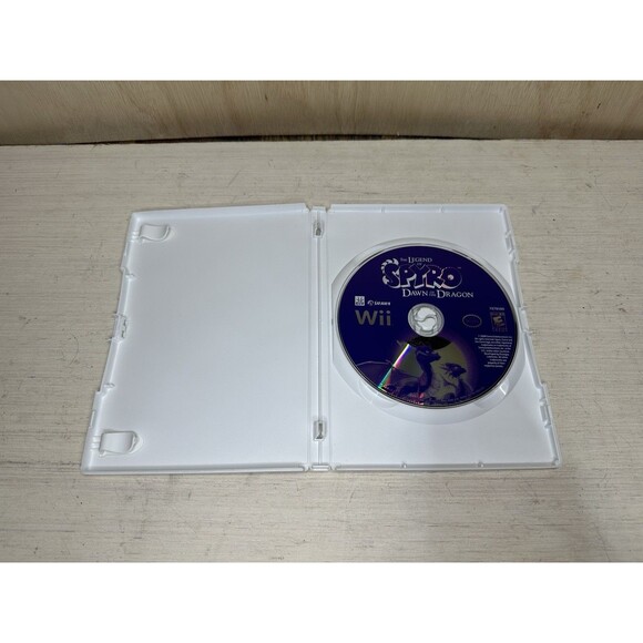 The Legend of Spyro: Dawn of the Dragon (Nintendo Wii, 2008) No Manual - Picture 3 of 4